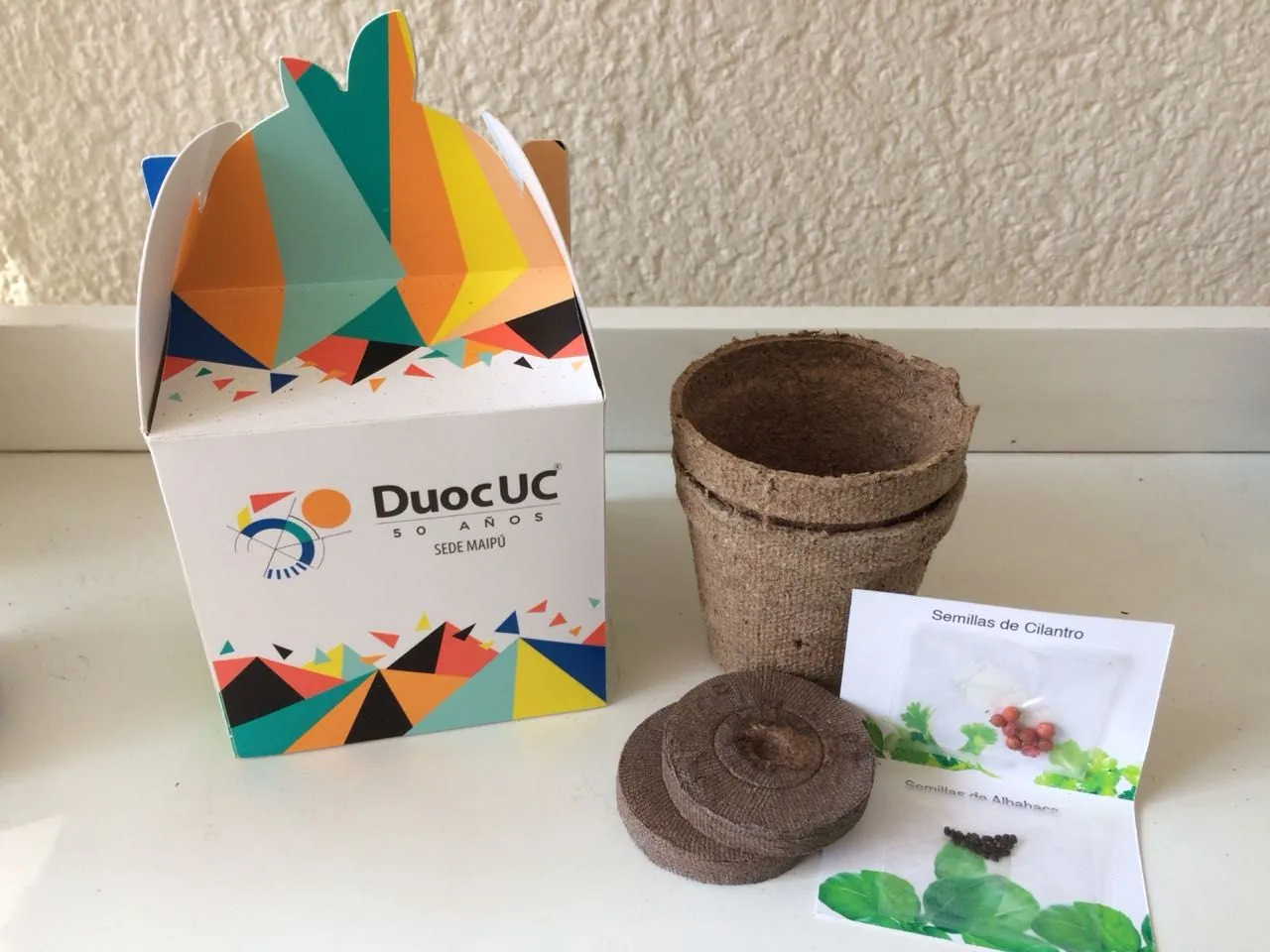 Set de cultivo para los 50 años de Duoc UC